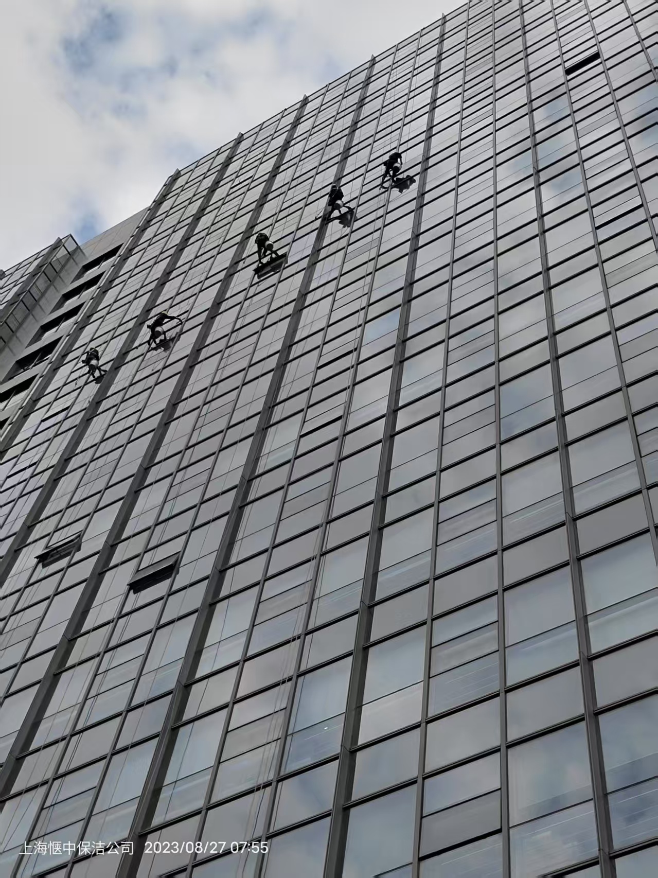 高空作業外墻清洗